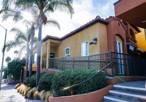 2BR Modern La Jolla Condo, in a boutique building in the heart of Bird Rock
