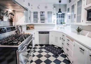 3 Bedroom Retreat with Hot Tub near Downtown Lodi
