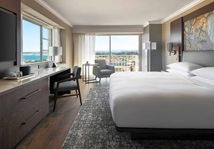 3-Star Hotel ∙ Monterey Marriott