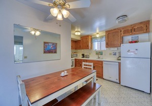 347CA Budget-friendly Avalon House - Location, location!