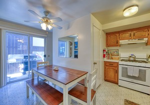 347CA Budget-friendly Avalon House - Location, location!