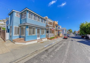 347CA Budget-friendly Avalon House - Location, location!