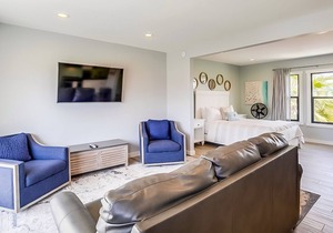 Affordable condo near the beach w/gas grill, deck, ocean views