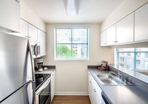 Airy South Beach 1BR w/Pool, Gym, Shops + Dining Onsite, by Blueground