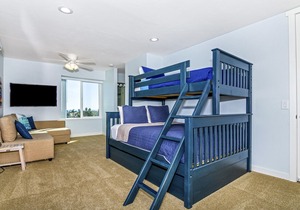 B-300 Sea Breeze Penthouse in Oceanside