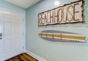 Beach Style Condo includes Smart Speaker and Beach Access
