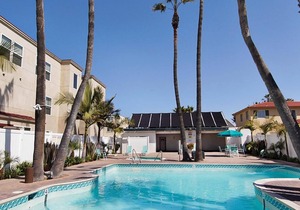 Beachfront 2 bedroom luxury condo with a stunning ocean view