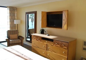 Beachfront 2 bedroom luxury condo with a stunning ocean view