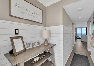 Beachfront condo with pool, gym and tennis courts