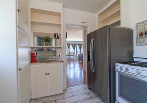 BEACHFRONT COTTAGE ON THE WATER TWO BEDROOM ONE BATH UPPER UNIT