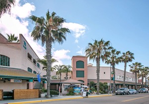 Beautiful 2 Bedroom With View Of The Ocean