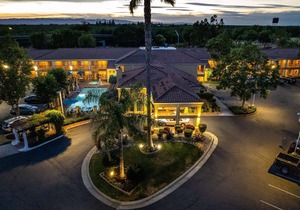 Best Western Plus Dixon Davis