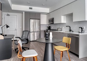 Bright Emeryville 1BR w/Pool, Gym & W/D, walk to Safeway, by Blueground