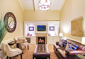 Carriage House Inn