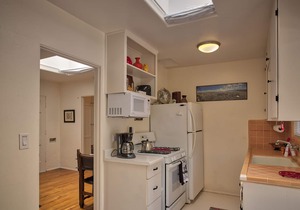 Central Location Old Town! EasyWalk to restaurants, parks, trails&Train Station!