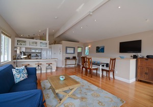 Charming Rental on Marine Terrace! Fabulous Location, Pet-Friendly Too!