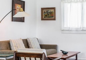 Charming Two Bedroom Bungalow In Silverlake