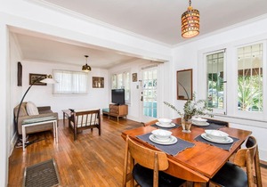 Charming Two Bedroom Bungalow In Silverlake