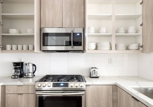 Classic Playa Vista 2BR w/Pool, Gym & W/D, nr 405, by Blueground