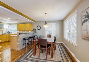 Contemporary condo with outdoor living area - 2 blocks to beach access