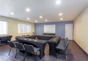 Days Inn by Wyndham San Diego-East/El Cajon