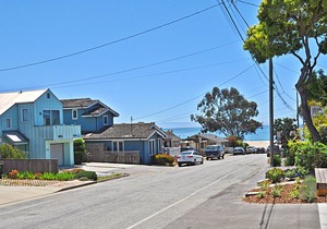 Delightfully Remodeled Beach Cottage with Ocean Views