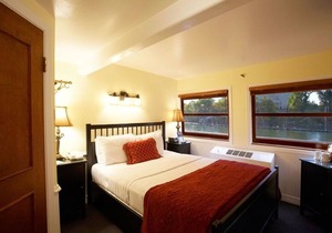 Delta King Hotel