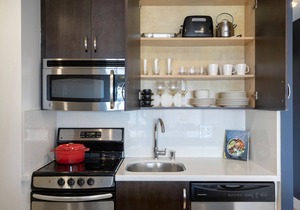 Dreamy Nob Hill Studio w/Sauna, Gym, City View by Blueground
