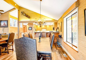 Elegant Home with Jetted Tub - 2 blocks from Tahoe Pines Beach