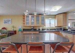 FALLing for the BayView House, bring fido!