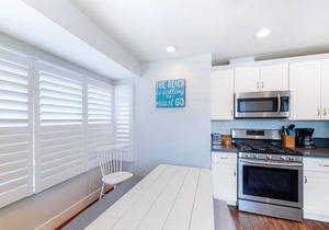 Fantastic Oceanside Condo Across Street From Beach w/Free WiFi & Private W/D