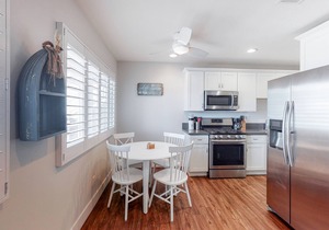 Fantastic Oceanside Condo Across Street From Beach w/Free WiFi & Private W/D