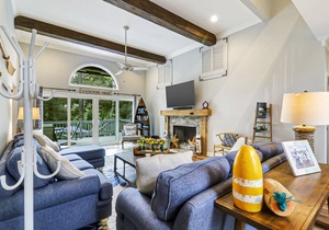 Gorgeous 4 Bedroom Sea Pines Home w/Private Pool Close to Beach - Sleeps 13