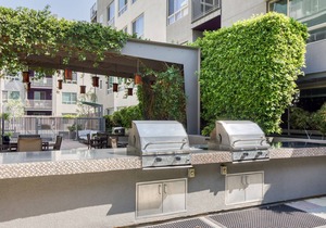 Gorgeous Downtown 1BR w/ Gym & W/D, next to Broad Museum, by Blueground