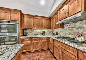 Great location- walk to Heavenly! Tahoe woods #603