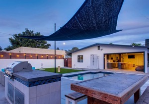 Heart of San Diego in Old Town. Private Oasis- 6 heated pool & Jacuzzi NEAR ALL.