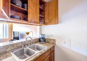 Ideal Sherman Oaks 1BR w/Gym, Pool, walk to Ventura Blvd, by Blueground