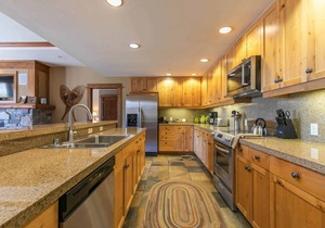 Iron Horse Lodge North 201 - Spacious Residence