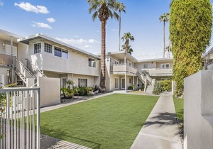 K1074 -Gorgeous Uptown Palm Springs Condo with Mountain Views!