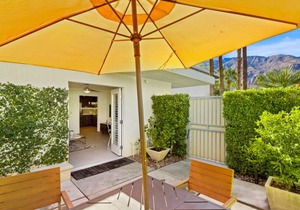 K1074 -Gorgeous Uptown Palm Springs Condo with Mountain Views!