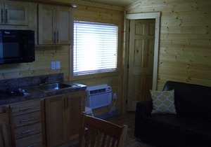 Lake Minden Camping Resort Cottage 5