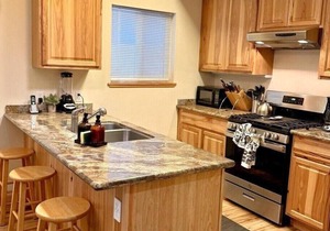 Lake Tahoe W. Shore Cabin, Tahoe Pines/Homewood, Sleeps 8-10, Hottub, Wifi, Cabl