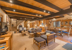 Large Family Friendly Home In Tahoe Swiss Village!