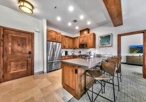 Luxury 2Br Residence steps from Heavenly Village & Gondola condo