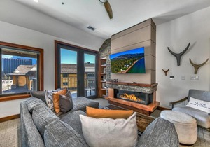 Luxury 2Br Residence steps from Heavenly Village & Gondola condo