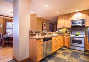Luxury 3BD Village at Northstar Residence - Close to Pool & Hot Tub!