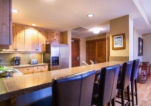 Luxury 3BD Village at Northstar Residence - Close to Pool & Hot Tub!