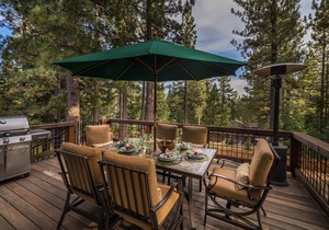 Luxury Tahoe City Home, Hot Tub, Pool Table, Ensuite Bathrooms