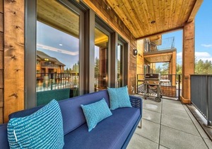 Luxury Two Bedroom Residence Steps From Heavenly Village Condo