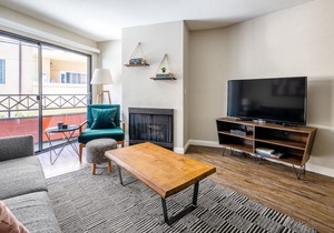 Mod Sawtelle 2BR w/ Community Area near Downtown LA by Blueground